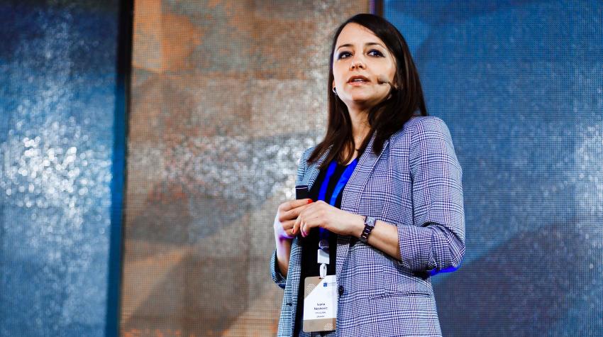 Ivana Neskovic Presenting