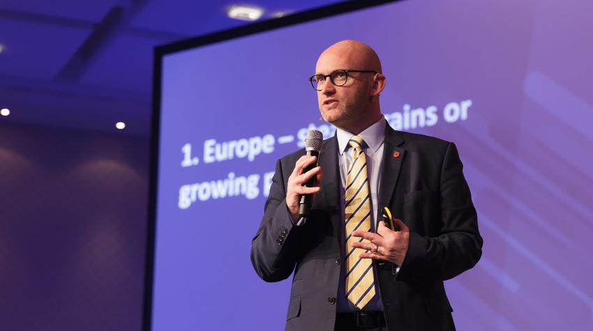 Thomas Emanuel Presenting at International Hotel Investment & Design Conference