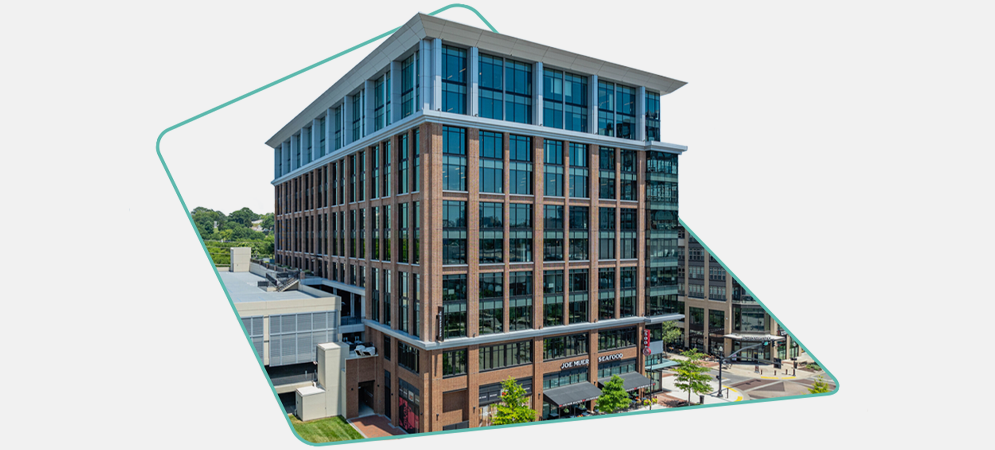 Tall, glass office building in Nashville, TN